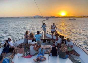 Wycieczka fakultatywna, Rejs na zachód słońca w Larnaka