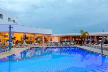 Accommodation, Limanaki Beach Hotel & Suites